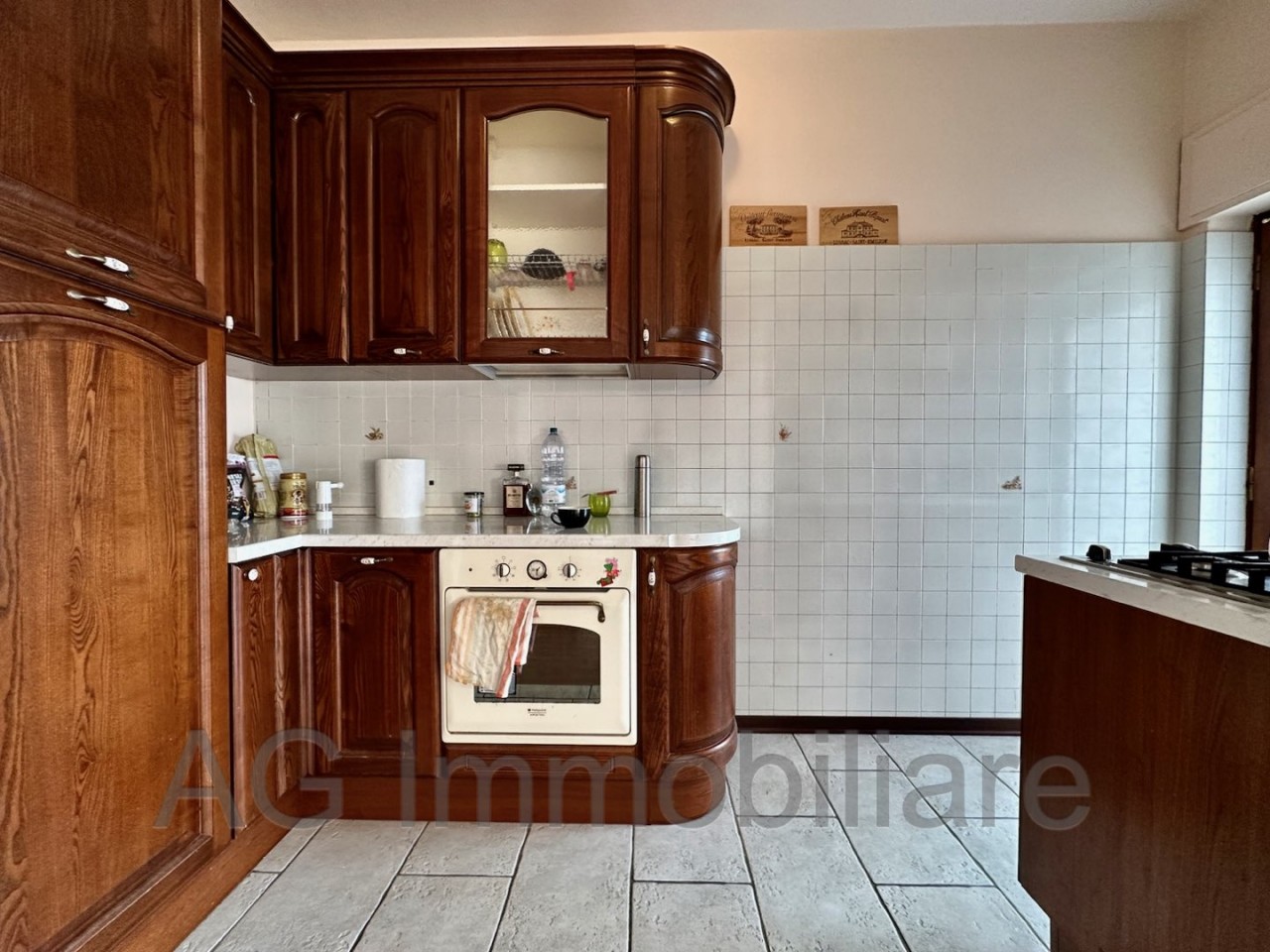 verbania-suna-appartamento-cucina-legno1.jpg