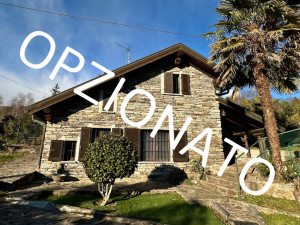 S. Bernardino Verbano, casa in sasso con giardino privato - Rif. 007