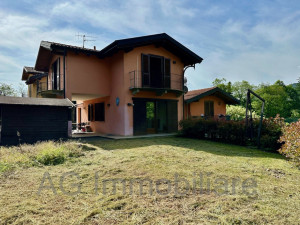 Verbania surroundings, semi-detached villa with garden - Ref. 064