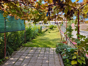 Verbania Pallanza, appartamento trilocale con giardino e garage - Rif. 067