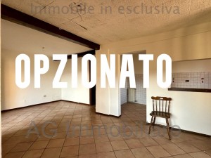 Verbania Intra, appartamento da ristrutturare con cortile e garage - Rif. 018 
