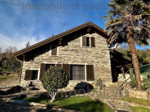 S. Bernardino Verbano, casa in sasso con giardino privato - Rif. 007