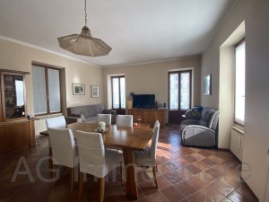  Verbania Intra four-room apartment in period building with Lake View - Ref: 037