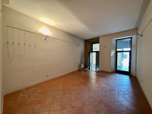 Verbania Pallanza, shop close to the lake - Ref. 209 