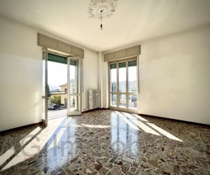 Verbania Intra, centrally located, large flat with balcony and lake view - Ref. 158